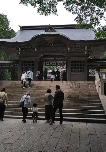 彌彦神社の山門