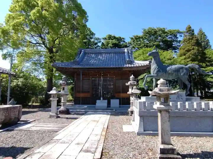 八幡神社の{uncategorized: "未分類", other: "その他", undefined: "問題あり", building: "その他建物", grave: "お墓", sacred_gate: "鳥居", guardian: "狛犬", statue: "像", buddha: "仏像", history: "歴史", nature: "自然", garden: "庭園", animal: "動物", pagoda: "塔", temizu: "手水舎", mountain_gate: "山門・神門", sanctuary: "本殿・本堂", subordinate: "末社・摂社", art: "芸術", scenery: "景色", jizo: "地蔵", ema: "絵馬", goshuin: "御朱印", omikuji: "おみくじ", items: "授与品その他", amulet: "お守り", goshuincho: "御朱印帳", eats: "食事", festival: "お祭り", votive_dance: "神楽", shichigosan: "七五三参", wedding: "結婚式", experience: "体験その他", initially: "初詣", around: "周辺", anti_infection: "感染症対策"}