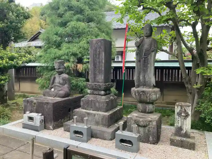 大聖院の{uncategorized: "未分類", other: "その他", undefined: "問題あり", building: "その他建物", grave: "お墓", sacred_gate: "鳥居", guardian: "狛犬", statue: "像", buddha: "仏像", history: "歴史", nature: "自然", garden: "庭園", animal: "動物", pagoda: "塔", temizu: "手水舎", mountain_gate: "山門・神門", sanctuary: "本殿・本堂", subordinate: "末社・摂社", art: "芸術", scenery: "景色", jizo: "地蔵", ema: "絵馬", goshuin: "御朱印", omikuji: "おみくじ", items: "授与品その他", amulet: "お守り", goshuincho: "御朱印帳", eats: "食事", festival: "お祭り", votive_dance: "神楽", shichigosan: "七五三参", wedding: "結婚式", experience: "体験その他", initially: "初詣", around: "周辺", anti_infection: "感染症対策"}