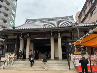 とげぬき地蔵尊 高岩寺の{uncategorized: "未分類", other: "その他", undefined: "問題あり", building: "その他建物", grave: "お墓", sacred_gate: "鳥居", guardian: "狛犬", statue: "像", buddha: "仏像", history: "歴史", nature: "自然", garden: "庭園", animal: "動物", pagoda: "塔", temizu: "手水舎", mountain_gate: "山門・神門", sanctuary: "本殿・本堂", subordinate: "末社・摂社", art: "芸術", scenery: "景色", jizo: "地蔵", ema: "絵馬", goshuin: "御朱印", omikuji: "おみくじ", items: "授与品その他", amulet: "お守り", goshuincho: "御朱印帳", eats: "食事", festival: "お祭り", votive_dance: "神楽", shichigosan: "七五三参", wedding: "結婚式", experience: "体験その他", initially: "初詣", around: "周辺", anti_infection: "感染症対策"}