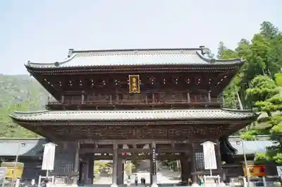 久遠寺の山門・神門