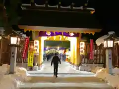 西根神社の山門