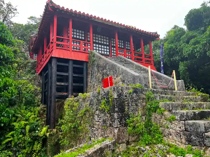 末吉宮の本殿・本堂