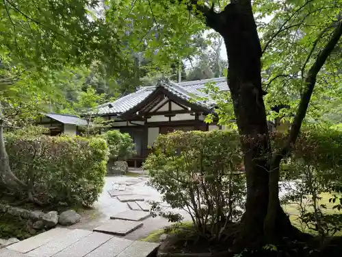 大田神社（賀茂別雷神社境外摂社）の{uncategorized: "未分類", other: "その他", undefined: "問題あり", building: "その他建物", grave: "お墓", sacred_gate: "鳥居", guardian: "狛犬", statue: "像", buddha: "仏像", history: "歴史", nature: "自然", garden: "庭園", animal: "動物", pagoda: "塔", temizu: "手水舎", mountain_gate: "山門・神門", sanctuary: "本殿・本堂", subordinate: "末社・摂社", art: "芸術", scenery: "景色", jizo: "地蔵", ema: "絵馬", goshuin: "御朱印", omikuji: "おみくじ", items: "授与品その他", amulet: "お守り", goshuincho: "御朱印帳", eats: "食事", festival: "お祭り", votive_dance: "神楽", shichigosan: "七五三参", wedding: "結婚式", experience: "体験その他", initially: "初詣", around: "周辺", anti_infection: "感染症対策"}
