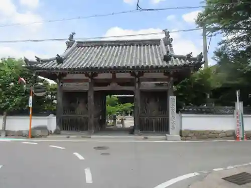 穴太寺の山門