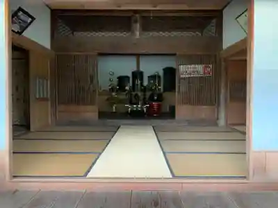 遍照寺の本殿・本堂