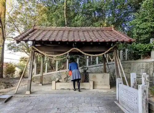 八劔神社（大森）の手水舎