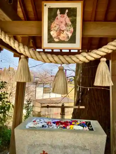 糀谷八幡宮の{uncategorized: "未分類", other: "その他", undefined: "問題あり", building: "その他建物", grave: "お墓", sacred_gate: "鳥居", guardian: "狛犬", statue: "像", buddha: "仏像", history: "歴史", nature: "自然", garden: "庭園", animal: "動物", pagoda: "塔", temizu: "手水舎", mountain_gate: "山門・神門", sanctuary: "本殿・本堂", subordinate: "末社・摂社", art: "芸術", scenery: "景色", jizo: "地蔵", ema: "絵馬", goshuin: "御朱印", omikuji: "おみくじ", items: "授与品その他", amulet: "お守り", goshuincho: "御朱印帳", eats: "食事", festival: "お祭り", votive_dance: "神楽", shichigosan: "七五三参", wedding: "結婚式", experience: "体験その他", initially: "初詣", around: "周辺", anti_infection: "感染症対策"}