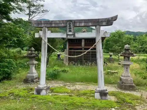 鴫内温泉神社の鳥居
