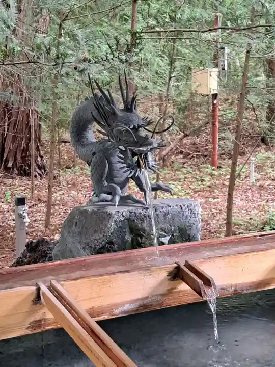 新屋山神社(山梨県)