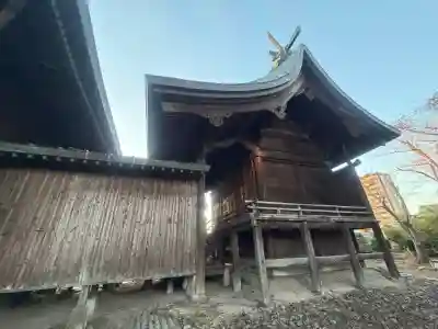 六所神社(六所宮)の{uncategorized: "未分類", other: "その他", undefined: "問題あり", building: "その他建物", grave: "お墓", sacred_gate: "鳥居", guardian: "狛犬", statue: "像", buddha: "仏像", history: "歴史", nature: "自然", garden: "庭園", animal: "動物", pagoda: "塔", temizu: "手水舎", mountain_gate: "山門・神門", sanctuary: "本殿・本堂", subordinate: "末社・摂社", art: "芸術", scenery: "景色", jizo: "地蔵", ema: "絵馬", goshuin: "御朱印", omikuji: "おみくじ", items: "授与品その他", amulet: "お守り", goshuincho: "御朱印帳", eats: "食事", festival: "お祭り", votive_dance: "神楽", shichigosan: "七五三参", wedding: "結婚式", experience: "体験その他", initially: "初詣", around: "周辺", anti_infection: "感染症対策"}
