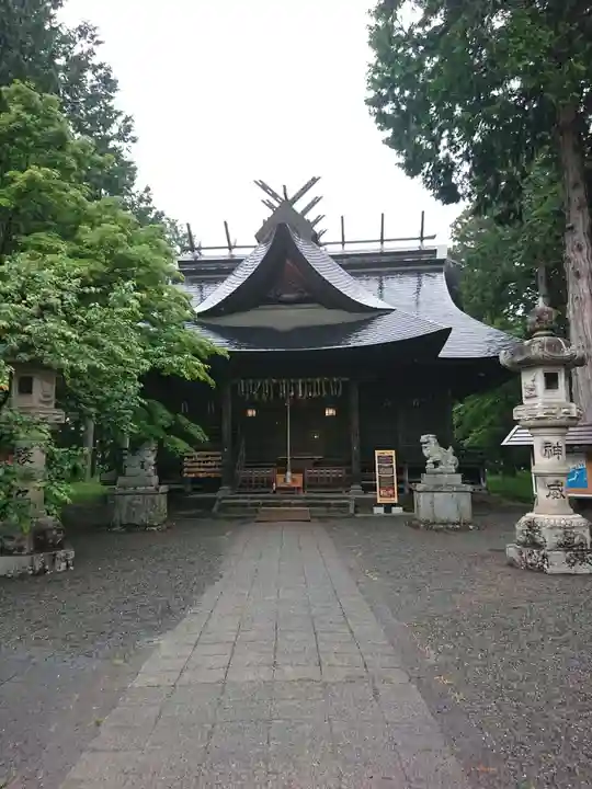 冨士御室浅間神社の本殿・本堂