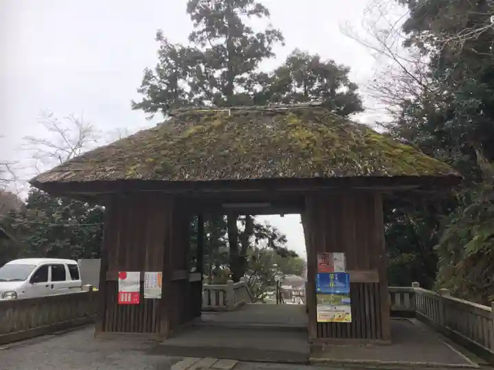 川勾神社の山門・神門