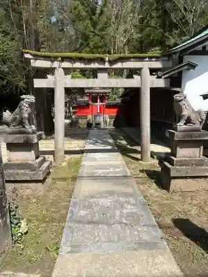 宇太水分神社（中社）の{uncategorized: "未分類", other: "その他", undefined: "問題あり", building: "その他建物", grave: "お墓", sacred_gate: "鳥居", guardian: "狛犬", statue: "像", buddha: "仏像", history: "歴史", nature: "自然", garden: "庭園", animal: "動物", pagoda: "塔", temizu: "手水舎", mountain_gate: "山門・神門", sanctuary: "本殿・本堂", subordinate: "末社・摂社", art: "芸術", scenery: "景色", jizo: "地蔵", ema: "絵馬", goshuin: "御朱印", omikuji: "おみくじ", items: "授与品その他", amulet: "お守り", goshuincho: "御朱印帳", eats: "食事", festival: "お祭り", votive_dance: "神楽", shichigosan: "七五三参", wedding: "結婚式", experience: "体験その他", initially: "初詣", around: "周辺", anti_infection: "感染症対策"}