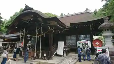 武田神社の本殿・本堂