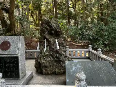 鹿島神宮の{uncategorized: "未分類", other: "その他", undefined: "問題あり", building: "その他建物", grave: "お墓", sacred_gate: "鳥居", guardian: "狛犬", statue: "像", buddha: "仏像", history: "歴史", nature: "自然", garden: "庭園", animal: "動物", pagoda: "塔", temizu: "手水舎", mountain_gate: "山門・神門", sanctuary: "本殿・本堂", subordinate: "末社・摂社", art: "芸術", scenery: "景色", jizo: "地蔵", ema: "絵馬", goshuin: "御朱印", omikuji: "おみくじ", items: "授与品その他", amulet: "お守り", goshuincho: "御朱印帳", eats: "食事", festival: "お祭り", votive_dance: "神楽", shichigosan: "七五三参", wedding: "結婚式", experience: "体験その他", initially: "初詣", around: "周辺", anti_infection: "感染症対策"}