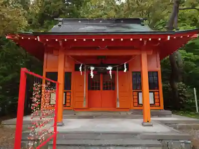 鶴若稲荷神社の本殿・本堂