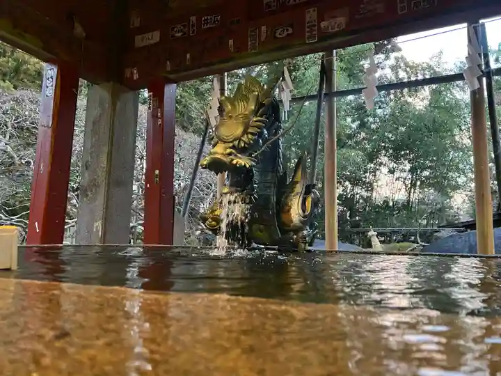 北口本宮冨士浅間神社の手水舎