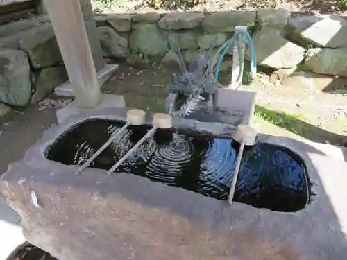 神明社の手水舎