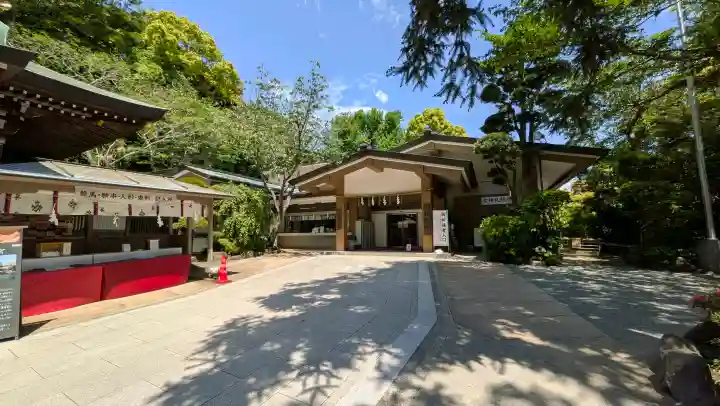江島神社の{uncategorized: "未分類", other: "その他", undefined: "問題あり", building: "その他建物", grave: "お墓", sacred_gate: "鳥居", guardian: "狛犬", statue: "像", buddha: "仏像", history: "歴史", nature: "自然", garden: "庭園", animal: "動物", pagoda: "塔", temizu: "手水舎", mountain_gate: "山門・神門", sanctuary: "本殿・本堂", subordinate: "末社・摂社", art: "芸術", scenery: "景色", jizo: "地蔵", ema: "絵馬", goshuin: "御朱印", omikuji: "おみくじ", items: "授与品その他", amulet: "お守り", goshuincho: "御朱印帳", eats: "食事", festival: "お祭り", votive_dance: "神楽", shichigosan: "七五三参", wedding: "結婚式", experience: "体験その他", initially: "初詣", around: "周辺", anti_infection: "感染症対策"}