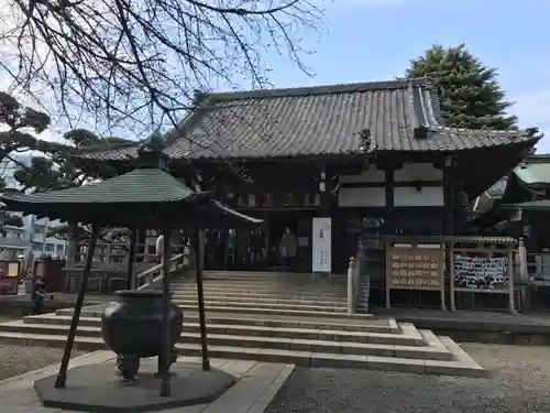 新井薬師（梅照院）の本殿・本堂