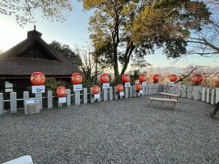 達磨寺の{uncategorized: "未分類", other: "その他", undefined: "問題あり", building: "その他建物", grave: "お墓", sacred_gate: "鳥居", guardian: "狛犬", statue: "像", buddha: "仏像", history: "歴史", nature: "自然", garden: "庭園", animal: "動物", pagoda: "塔", temizu: "手水舎", mountain_gate: "山門・神門", sanctuary: "本殿・本堂", subordinate: "末社・摂社", art: "芸術", scenery: "景色", jizo: "地蔵", ema: "絵馬", goshuin: "御朱印", omikuji: "おみくじ", items: "授与品その他", amulet: "お守り", goshuincho: "御朱印帳", eats: "食事", festival: "お祭り", votive_dance: "神楽", shichigosan: "七五三参", wedding: "結婚式", experience: "体験その他", initially: "初詣", around: "周辺", anti_infection: "感染症対策"}