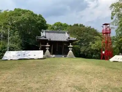 的形八幡神社の本殿