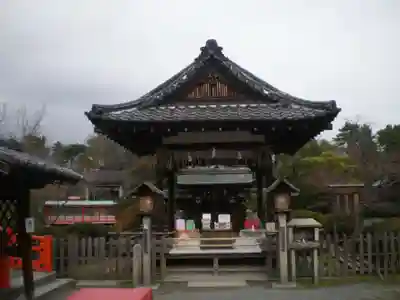 神泉苑の本殿・本堂