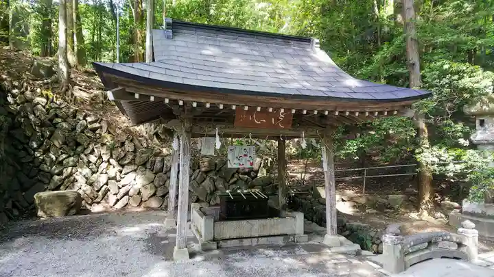 宝登山神社の手水舎