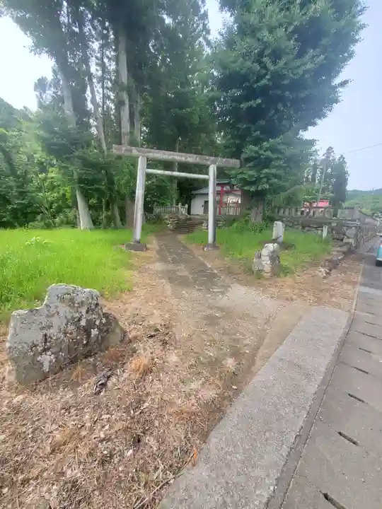 示現神社の鳥居
