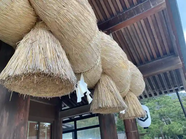 出雲大社の{uncategorized: "未分類", other: "その他", undefined: "問題あり", building: "その他建物", grave: "お墓", sacred_gate: "鳥居", guardian: "狛犬", statue: "像", buddha: "仏像", history: "歴史", nature: "自然", garden: "庭園", animal: "動物", pagoda: "塔", temizu: "手水舎", mountain_gate: "山門・神門", sanctuary: "本殿・本堂", subordinate: "末社・摂社", art: "芸術", scenery: "景色", jizo: "地蔵", ema: "絵馬", goshuin: "御朱印", omikuji: "おみくじ", items: "授与品その他", amulet: "お守り", goshuincho: "御朱印帳", eats: "食事", festival: "お祭り", votive_dance: "神楽", shichigosan: "七五三参", wedding: "結婚式", experience: "体験その他", initially: "初詣", around: "周辺", anti_infection: "感染症対策"}