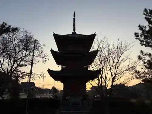 遍照院の{uncategorized: "未分類", other: "その他", undefined: "問題あり", building: "その他建物", grave: "お墓", sacred_gate: "鳥居", guardian: "狛犬", statue: "像", buddha: "仏像", history: "歴史", nature: "自然", garden: "庭園", animal: "動物", pagoda: "塔", temizu: "手水舎", mountain_gate: "山門・神門", sanctuary: "本殿・本堂", subordinate: "末社・摂社", art: "芸術", scenery: "景色", jizo: "地蔵", ema: "絵馬", goshuin: "御朱印", omikuji: "おみくじ", items: "授与品その他", amulet: "お守り", goshuincho: "御朱印帳", eats: "食事", festival: "お祭り", votive_dance: "神楽", shichigosan: "七五三参", wedding: "結婚式", experience: "体験その他", initially: "初詣", around: "周辺", anti_infection: "感染症対策"}
