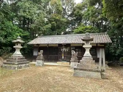天満神社の{uncategorized: "未分類", other: "その他", undefined: "問題あり", building: "その他建物", grave: "お墓", sacred_gate: "鳥居", guardian: "狛犬", statue: "像", buddha: "仏像", history: "歴史", nature: "自然", garden: "庭園", animal: "動物", pagoda: "塔", temizu: "手水舎", mountain_gate: "山門・神門", sanctuary: "本殿・本堂", subordinate: "末社・摂社", art: "芸術", scenery: "景色", jizo: "地蔵", ema: "絵馬", goshuin: "御朱印", omikuji: "おみくじ", items: "授与品その他", amulet: "お守り", goshuincho: "御朱印帳", eats: "食事", festival: "お祭り", votive_dance: "神楽", shichigosan: "七五三参", wedding: "結婚式", experience: "体験その他", initially: "初詣", around: "周辺", anti_infection: "感染症対策"}