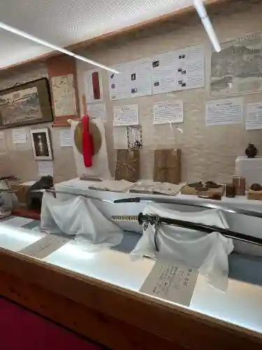 宇都宮二荒山神社の{uncategorized: "未分類", other: "その他", undefined: "問題あり", building: "その他建物", grave: "お墓", sacred_gate: "鳥居", guardian: "狛犬", statue: "像", buddha: "仏像", history: "歴史", nature: "自然", garden: "庭園", animal: "動物", pagoda: "塔", temizu: "手水舎", mountain_gate: "山門・神門", sanctuary: "本殿・本堂", subordinate: "末社・摂社", art: "芸術", scenery: "景色", jizo: "地蔵", ema: "絵馬", goshuin: "御朱印", omikuji: "おみくじ", items: "授与品その他", amulet: "お守り", goshuincho: "御朱印帳", eats: "食事", festival: "お祭り", votive_dance: "神楽", shichigosan: "七五三参", wedding: "結婚式", experience: "体験その他", initially: "初詣", around: "周辺", anti_infection: "感染症対策"}