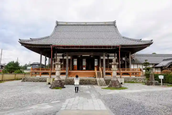 徳法寺の本殿・本堂