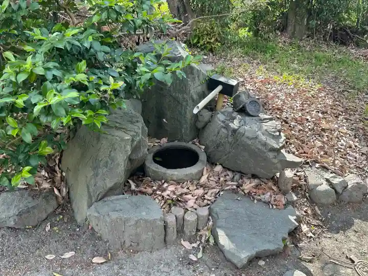 丹生川神社の{uncategorized: "未分類", other: "その他", undefined: "問題あり", building: "その他建物", grave: "お墓", sacred_gate: "鳥居", guardian: "狛犬", statue: "像", buddha: "仏像", history: "歴史", nature: "自然", garden: "庭園", animal: "動物", pagoda: "塔", temizu: "手水舎", mountain_gate: "山門・神門", sanctuary: "本殿・本堂", subordinate: "末社・摂社", art: "芸術", scenery: "景色", jizo: "地蔵", ema: "絵馬", goshuin: "御朱印", omikuji: "おみくじ", items: "授与品その他", amulet: "お守り", goshuincho: "御朱印帳", eats: "食事", festival: "お祭り", votive_dance: "神楽", shichigosan: "七五三参", wedding: "結婚式", experience: "体験その他", initially: "初詣", around: "周辺", anti_infection: "感染症対策"}