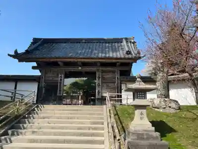 中尊寺の山門・神門