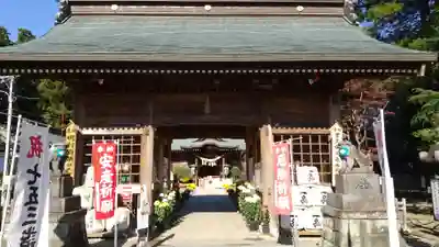 常陸第三宮　吉田神社の山門・神門
