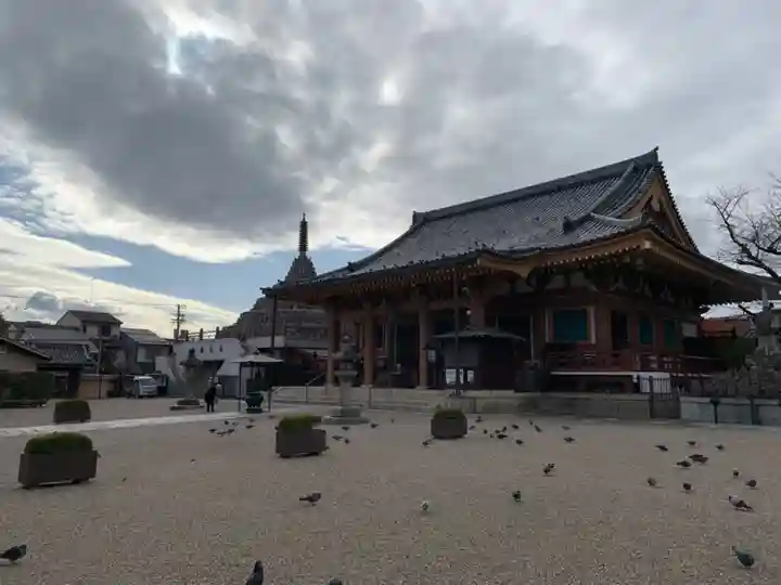 壬生寺の本殿・本堂