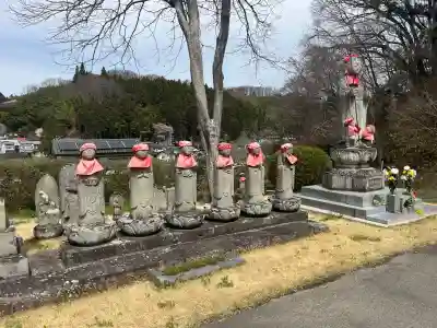 天澤寺の{uncategorized: "未分類", other: "その他", undefined: "問題あり", building: "その他建物", grave: "お墓", sacred_gate: "鳥居", guardian: "狛犬", statue: "像", buddha: "仏像", history: "歴史", nature: "自然", garden: "庭園", animal: "動物", pagoda: "塔", temizu: "手水舎", mountain_gate: "山門・神門", sanctuary: "本殿・本堂", subordinate: "末社・摂社", art: "芸術", scenery: "景色", jizo: "地蔵", ema: "絵馬", goshuin: "御朱印", omikuji: "おみくじ", items: "授与品その他", amulet: "お守り", goshuincho: "御朱印帳", eats: "食事", festival: "お祭り", votive_dance: "神楽", shichigosan: "七五三参", wedding: "結婚式", experience: "体験その他", initially: "初詣", around: "周辺", anti_infection: "感染症対策"}