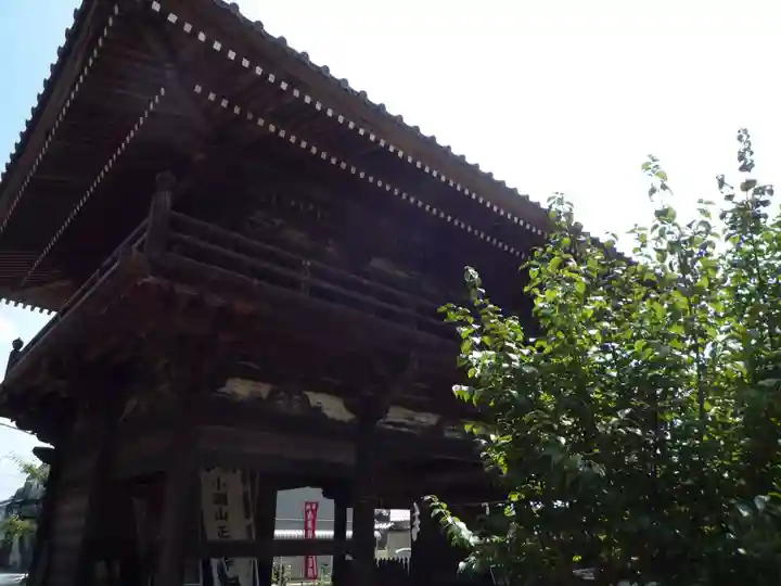 観音院の山門・神門