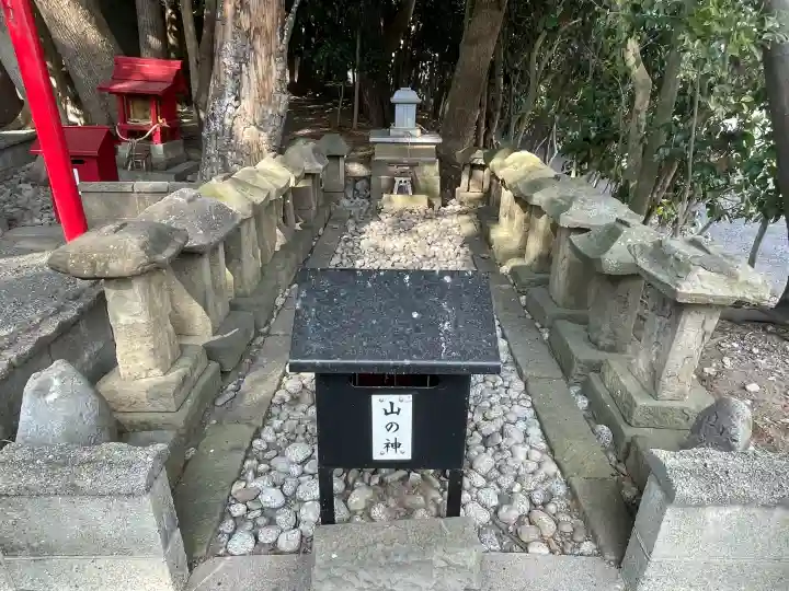 小川神社の{uncategorized: "未分類", other: "その他", undefined: "問題あり", building: "その他建物", grave: "お墓", sacred_gate: "鳥居", guardian: "狛犬", statue: "像", buddha: "仏像", history: "歴史", nature: "自然", garden: "庭園", animal: "動物", pagoda: "塔", temizu: "手水舎", mountain_gate: "山門・神門", sanctuary: "本殿・本堂", subordinate: "末社・摂社", art: "芸術", scenery: "景色", jizo: "地蔵", ema: "絵馬", goshuin: "御朱印", omikuji: "おみくじ", items: "授与品その他", amulet: "お守り", goshuincho: "御朱印帳", eats: "食事", festival: "お祭り", votive_dance: "神楽", shichigosan: "七五三参", wedding: "結婚式", experience: "体験その他", initially: "初詣", around: "周辺", anti_infection: "感染症対策"}