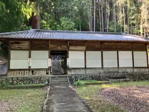 松田神社の{uncategorized: "未分類", other: "その他", undefined: "問題あり", building: "その他建物", grave: "お墓", sacred_gate: "鳥居", guardian: "狛犬", statue: "像", buddha: "仏像", history: "歴史", nature: "自然", garden: "庭園", animal: "動物", pagoda: "塔", temizu: "手水舎", mountain_gate: "山門・神門", sanctuary: "本殿・本堂", subordinate: "末社・摂社", art: "芸術", scenery: "景色", jizo: "地蔵", ema: "絵馬", goshuin: "御朱印", omikuji: "おみくじ", items: "授与品その他", amulet: "お守り", goshuincho: "御朱印帳", eats: "食事", festival: "お祭り", votive_dance: "神楽", shichigosan: "七五三参", wedding: "結婚式", experience: "体験その他", initially: "初詣", around: "周辺", anti_infection: "感染症対策"}