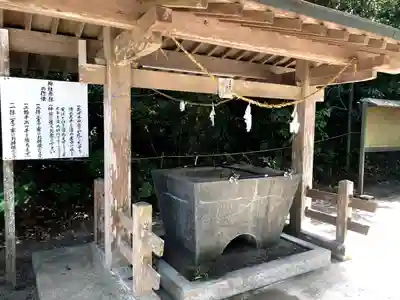 母智丘神社の手水舎