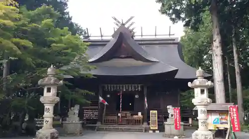 冨士御室浅間神社の本殿・本堂