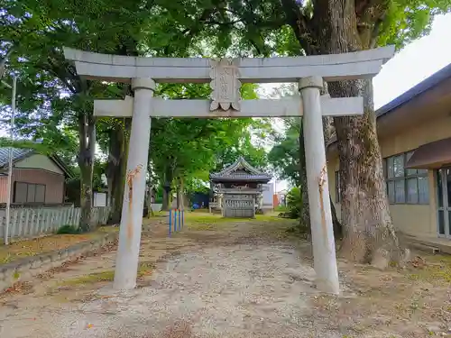 八幡社（千秋町佐野）の鳥居
