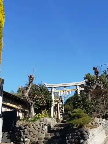 横浜御嶽神社の鳥居