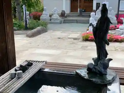 徳蔵寺の手水舎
