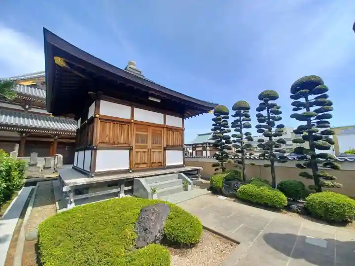 三学院の{uncategorized: "未分類", other: "その他", undefined: "問題あり", building: "その他建物", grave: "お墓", sacred_gate: "鳥居", guardian: "狛犬", statue: "像", buddha: "仏像", history: "歴史", nature: "自然", garden: "庭園", animal: "動物", pagoda: "塔", temizu: "手水舎", mountain_gate: "山門・神門", sanctuary: "本殿・本堂", subordinate: "末社・摂社", art: "芸術", scenery: "景色", jizo: "地蔵", ema: "絵馬", goshuin: "御朱印", omikuji: "おみくじ", items: "授与品その他", amulet: "お守り", goshuincho: "御朱印帳", eats: "食事", festival: "お祭り", votive_dance: "神楽", shichigosan: "七五三参", wedding: "結婚式", experience: "体験その他", initially: "初詣", around: "周辺", anti_infection: "感染症対策"}