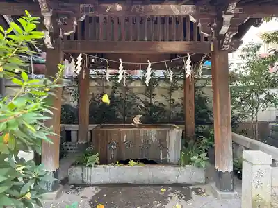小野照崎神社の手水舎